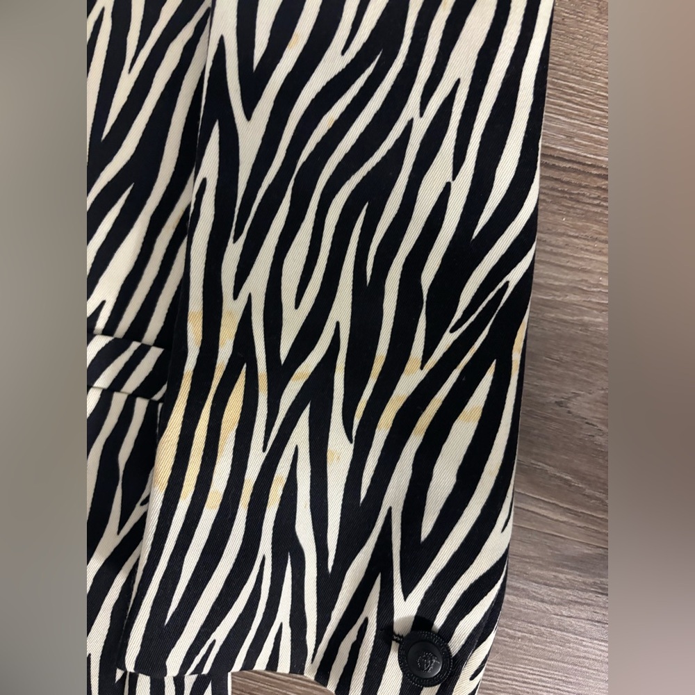 Gianni Versace Suit - Picture 16 of 17